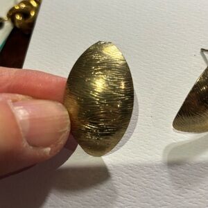 Vintage brushed gold curved earrings